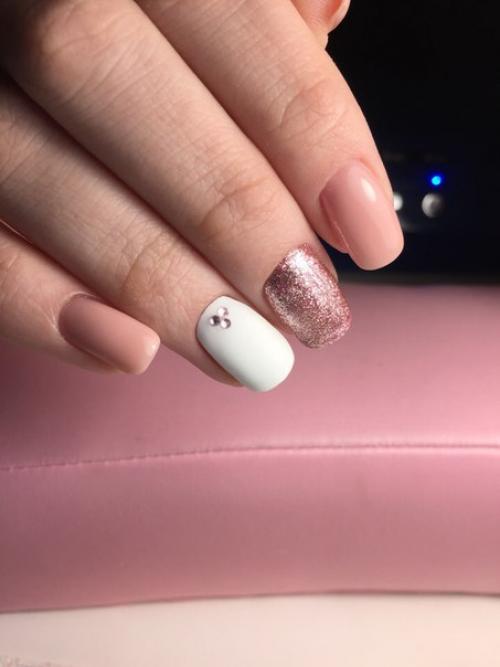 Я сертифицированный мастер ногтевого сервиса. 05