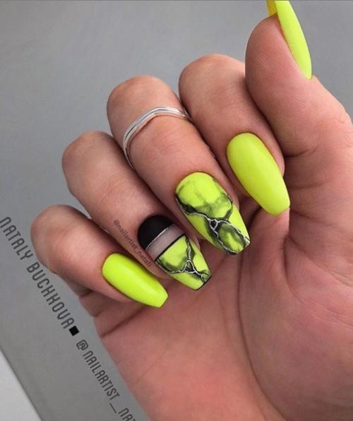 Как тебе такой необычный маникюр? 02