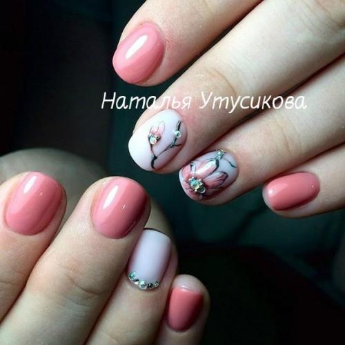 Дорогие девушки!  Я мастер маникюра с опытом работы 2 года. 05