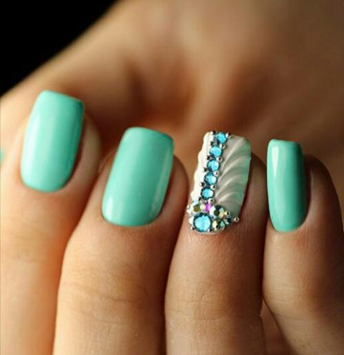 Девочки, привет. Уже сегодня на маникюр, а так и не могу выбрать что делать? 03