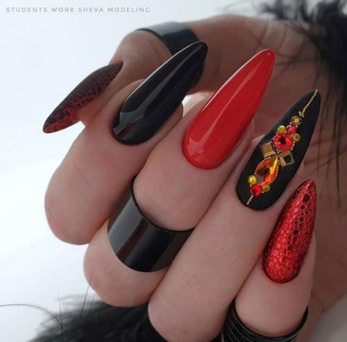 Маникюр в чёрно - красном цвете. 01