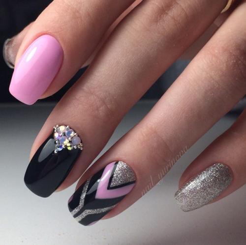 Девочки, привет. Уже сегодня на маникюр, а так и не могу выбрать что делать? 04