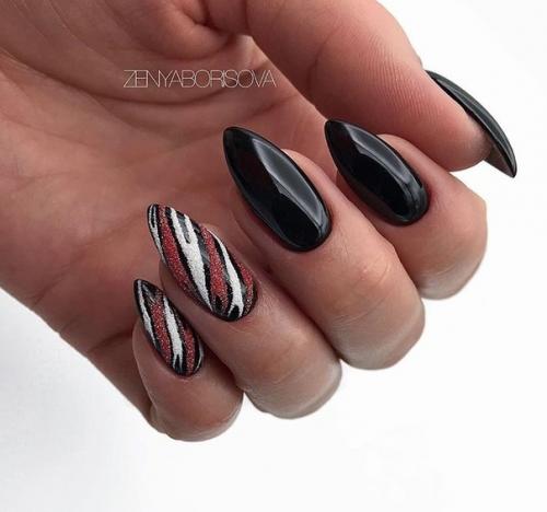 Маникюр в чёрно - красном цвете. 02