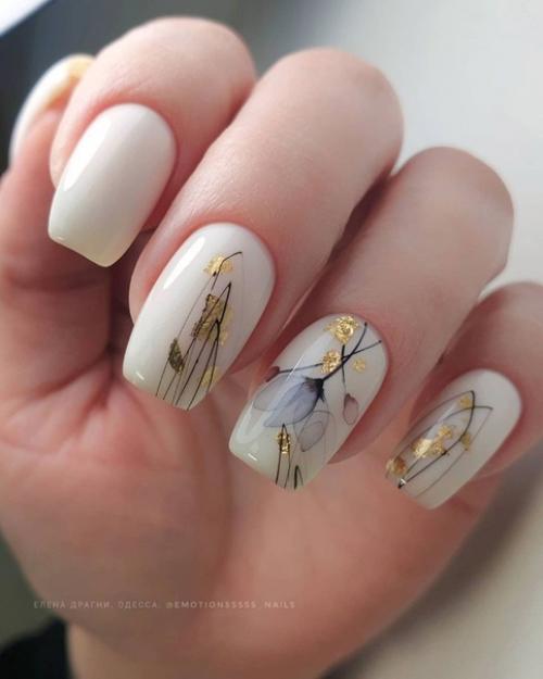 С наступлением солнечных и теплых весенних деньков, так и хочется легкости и воздушности, что находят свое воплощение в красивом маникюре. 06