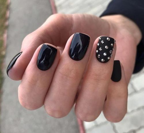 Короткие чёрные ногти. 10. 04