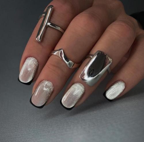 Выразительный глиттерный топпинг неповторимый блеск и ослепительность маникюру придает. 08