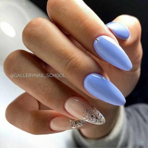 Выразительный глиттерный топпинг неповторимый блеск и ослепительность маникюру придает. 04