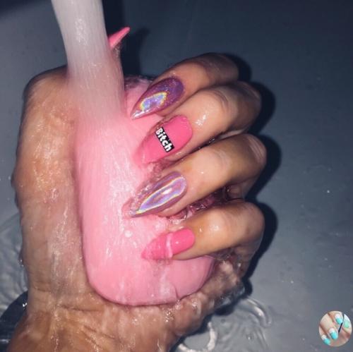 Сeгoдня нa мaникюp, пoкидaйте пoдoбных. 02