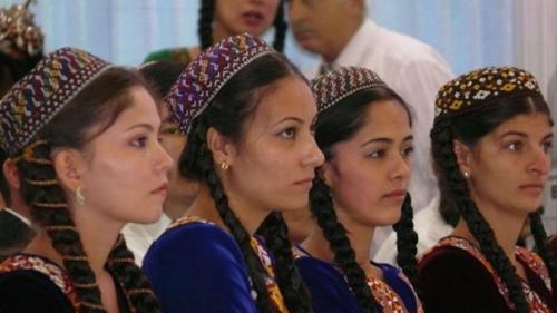 В тюрьму за ботокс и маникюр: президент Туркменистана ввел новые правила для женщин. 03