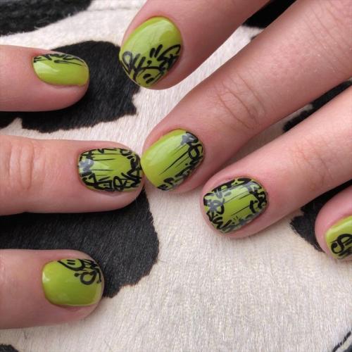 Согласитесь - аккуратные ногти - это должно быть нормой не только для красавиц, следящих за своей внешностью. 05