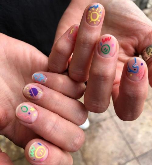 Согласитесь - аккуратные ногти - это должно быть нормой не только для красавиц, следящих за своей внешностью. 08