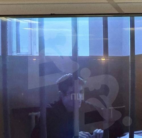 В интернете появилось фото Хилми, сделанное в тюрьме. 01