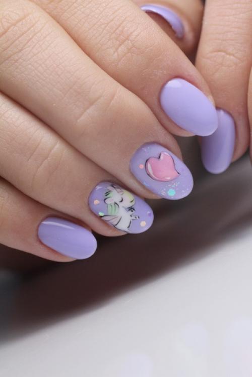 Парящий единоржка отлично проводит свои выходные. 01