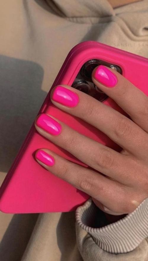 Цвет фуксия - это смелый выбор для маникюра! 02