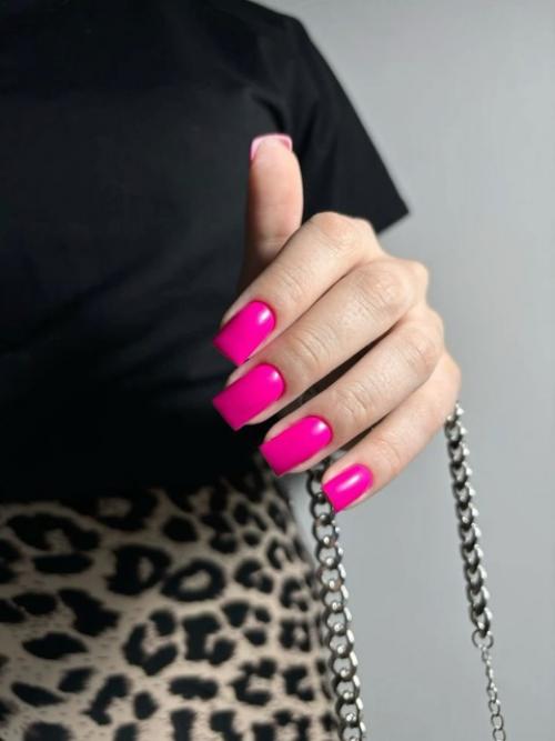 Цвет фуксия - это смелый выбор для маникюра! 05