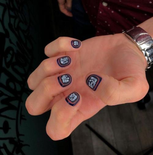 Согласитесь - аккуратные ногти - это должно быть нормой не только для красавиц, следящих за своей внешностью. 03