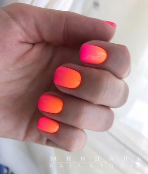 Короткие яркие ногти. 10. 05