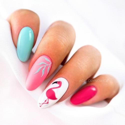 Когда как ни летом делать яркий маникюр? 03