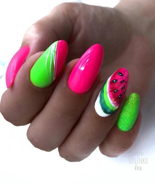 Когда как ни летом делать яркий маникюр? 05