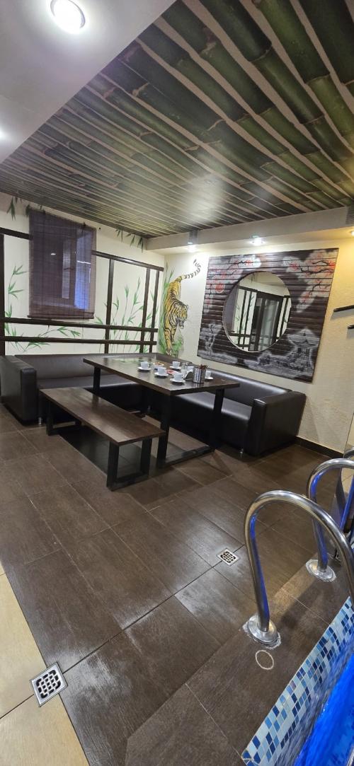 Для мастера маникюра и педикюра, чье призвание - дарить совершенство, японская сауна - это не просто выходной каприз. 03