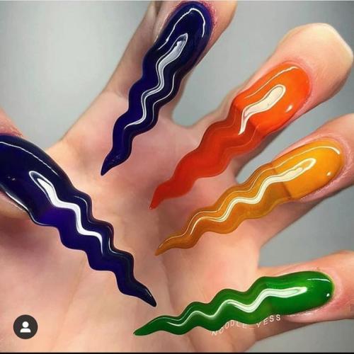 Как вам такой тренд в маникюре? 01