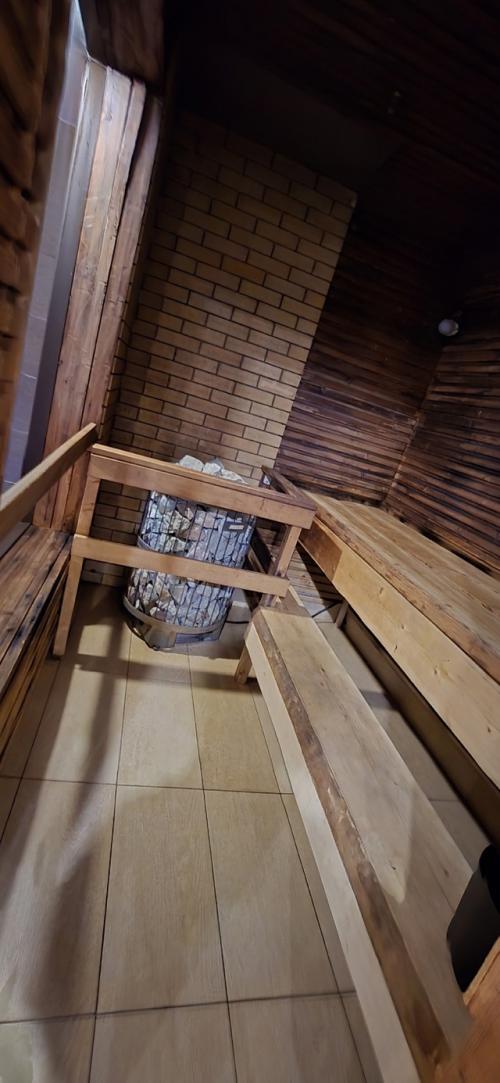 Для мастера маникюра и педикюра, чье призвание - дарить совершенство, японская сауна - это не просто выходной каприз. 01