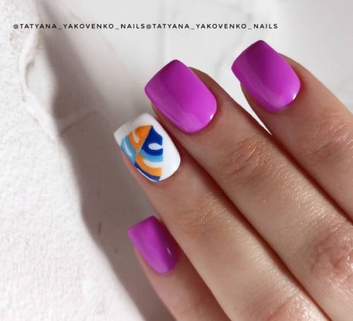 Когда как ни летом делать яркий маникюр? 09