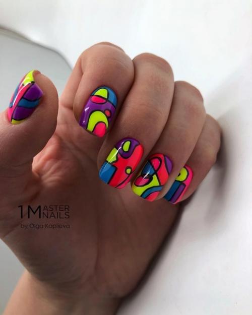 Короткие яркие ногти. 10. 01