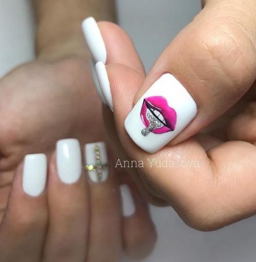 Белый маникюр с рисунком. 04