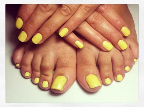 Девчонки привет. Я мастер маникюра и педикюра? 01