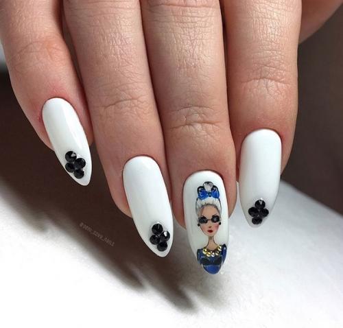 Белый маникюр с рисунком. 06