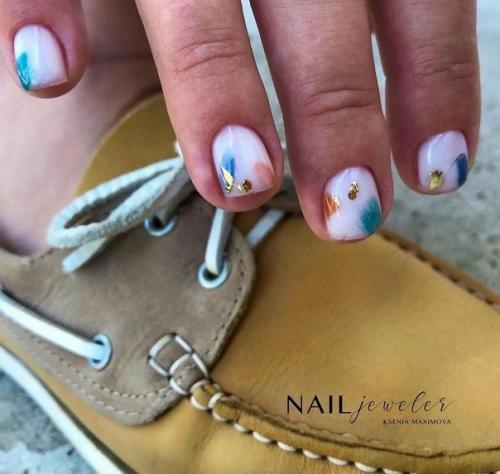 Подборка маникюра на короткие ноготки. 01