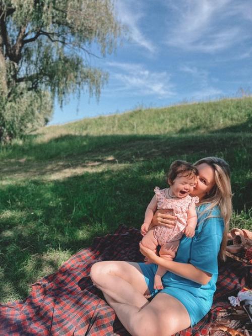 Кто я?  Чем я могу быть вам полезна? 03