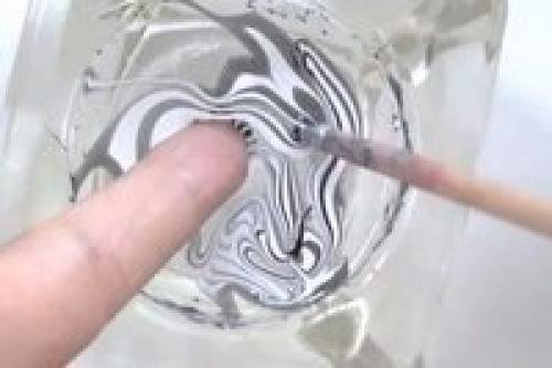 Черно-белый водный маникюр (пошаговый урок). 04