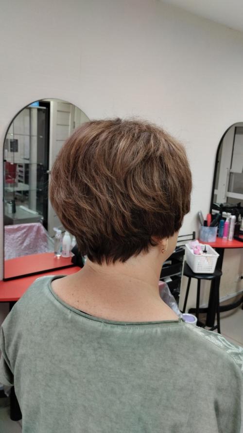 Вот бывает же так, правда: вы долго думали над тем, чтобы изменить свою прическу или сделать мейк чуть ярче обычного. 02