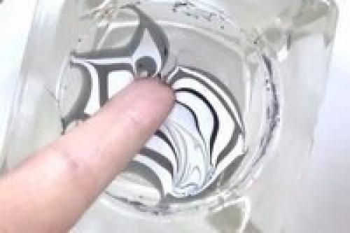 Черно-белый водный маникюр (пошаговый урок). 03