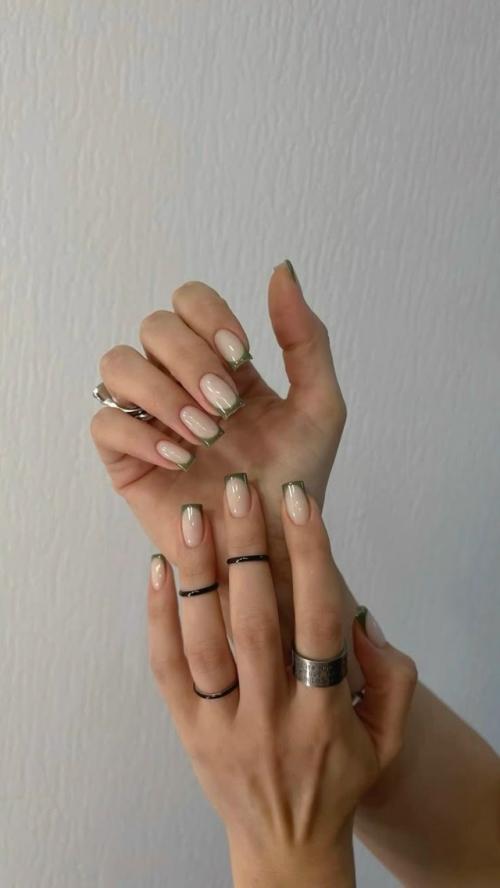 Зелёный френч - смелая альтернатива классике. 01