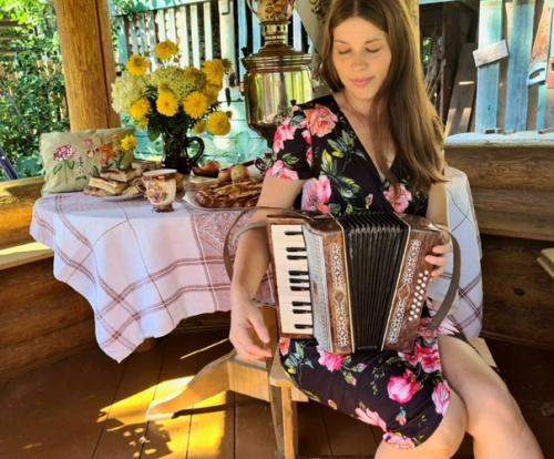 Если спросят, сколько тебе лет, отвечай, что тебе 17 и что ты сумасшедшая. 03 Если спросят, сколько тебе лет, отвечай, что тебе 17 и что ты сумасшедшая. 03