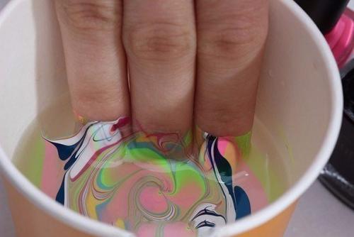 Как сделать Водный маникюр? 07