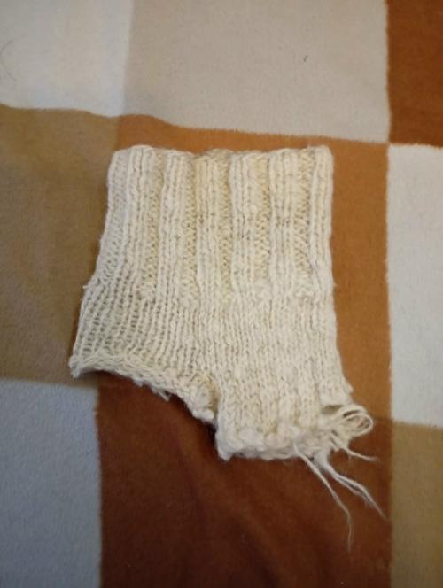 Понадобилось мне тут недавно найти мамин старый воротничок. 03