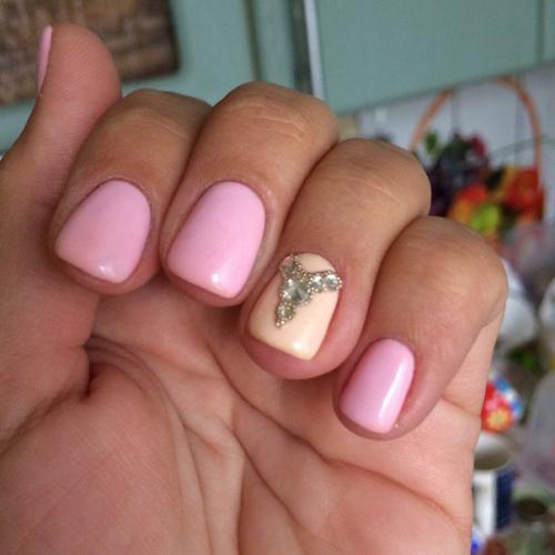 Девочки, Help!  Клиентка сегодня написала, что с покрытием было 3 дня всё нормально, а на 4 й, пошли пятна, что это может быть? 01