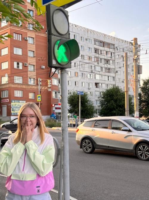 1. меня зовут Алёна, мне 22. 04