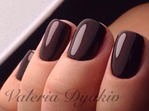 Осень наступила?  Выбор девочек все больше падает на темные оттенки? 06