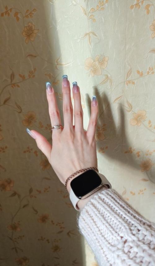 1. меня зовут Алёна, мне 22. 02