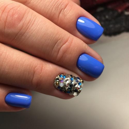 Маникюр в синем цвете, на короткие ногти. 04