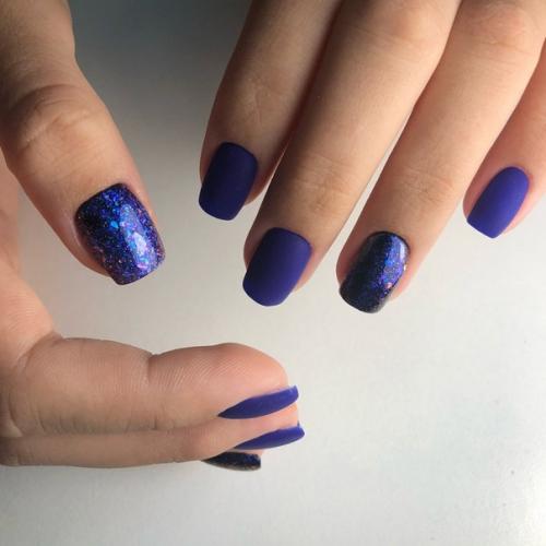 Маникюр в синем цвете, на короткие ногти. 03