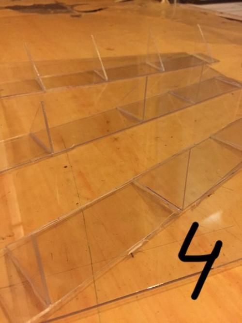 Здравствуйте самые злые мастера делать было нечего, пластик взят из лифта с рекламы (он сам упал). 03