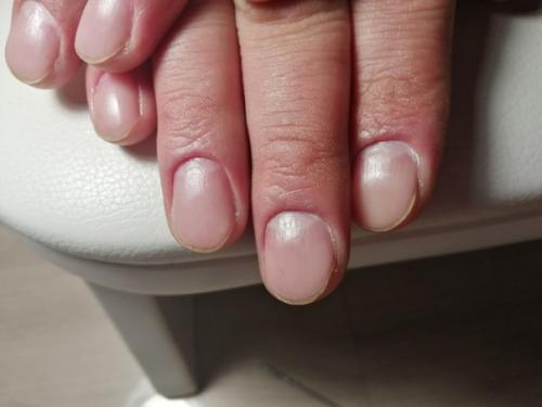 В последнее время мужской маникюр набирает обороты и становится не менее популярным, чем женский. 02