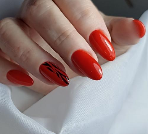 Элегантная и изысканная форма ногтей Миндаль очень популярна. 03