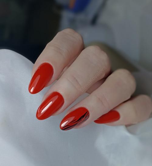 Элегантная и изысканная форма ногтей Миндаль очень популярна. 02